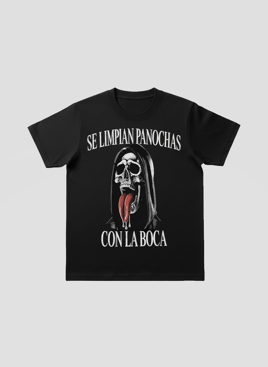 Se limpian panochas con la boca